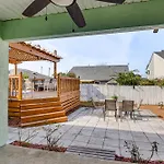 Pet-Friendly Pcb Home With Hot Tub, Near Beaches!