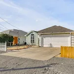 Pet-Friendly Pcb Home With Hot Tub, Near Beaches!