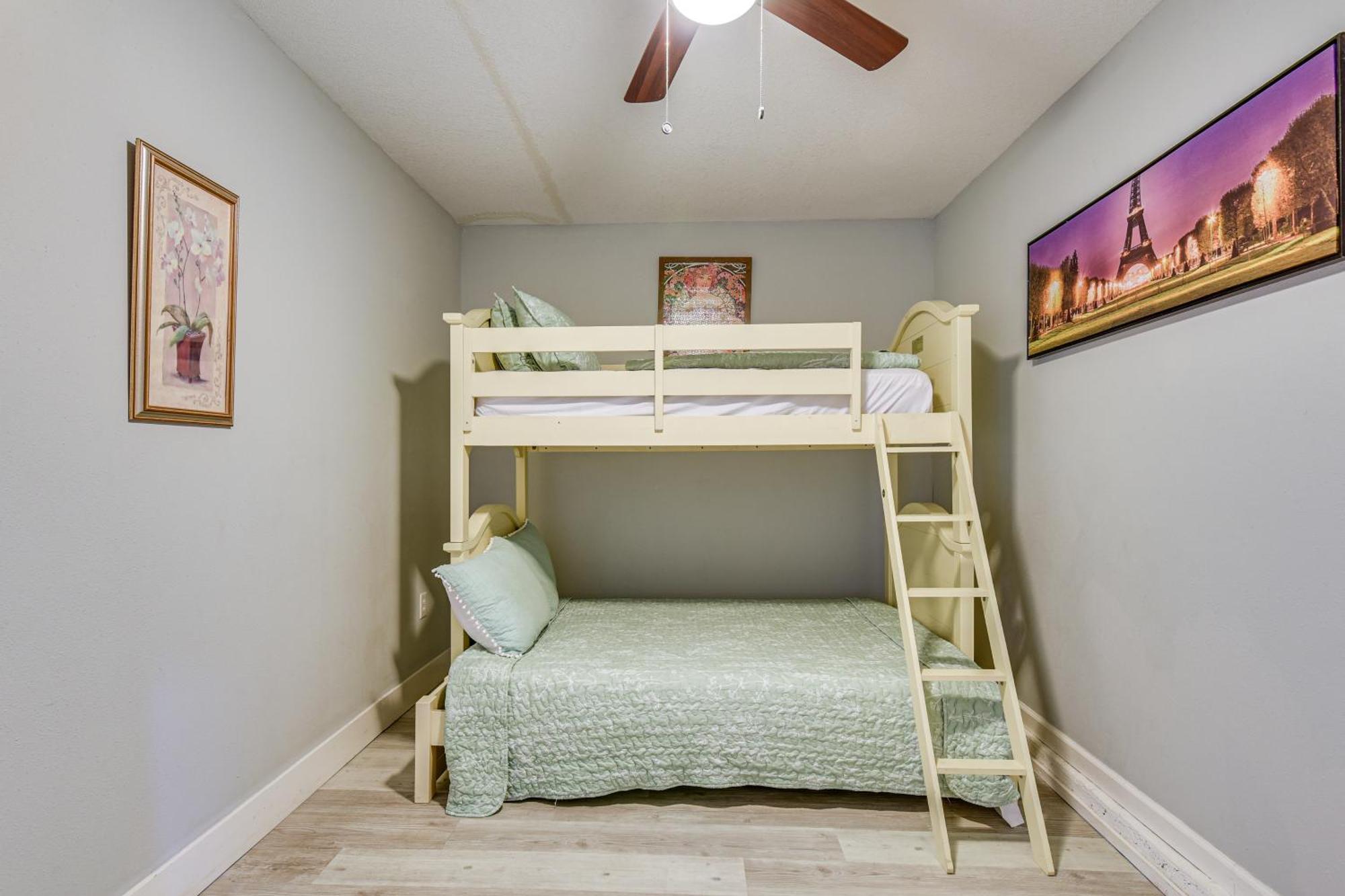 Pet-friendly Pcb With Hot Tub, Near Beaches! Holiday home *
