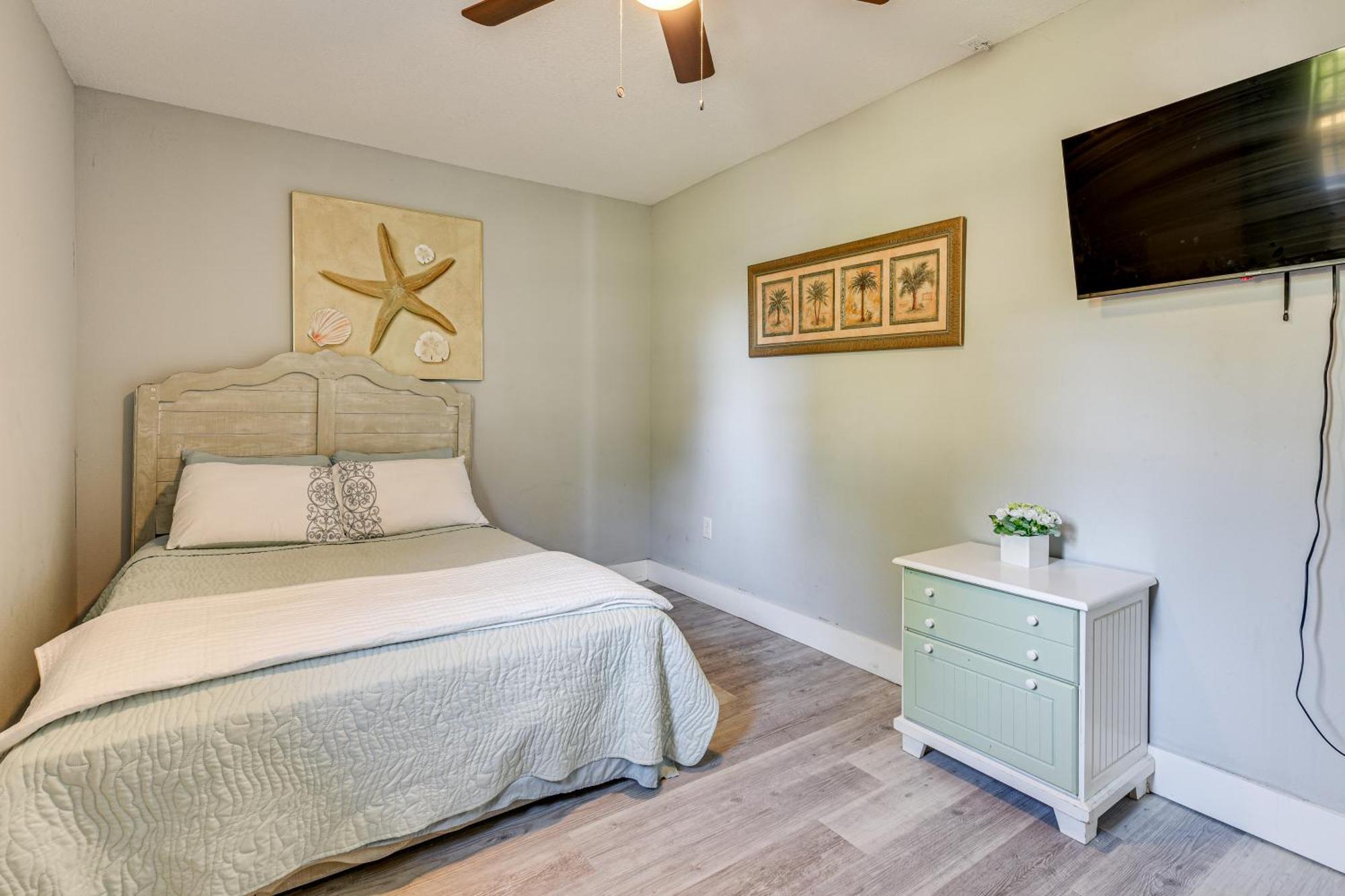 Pet-friendly Pcb With Hot Tub, Near Beaches! Holiday home