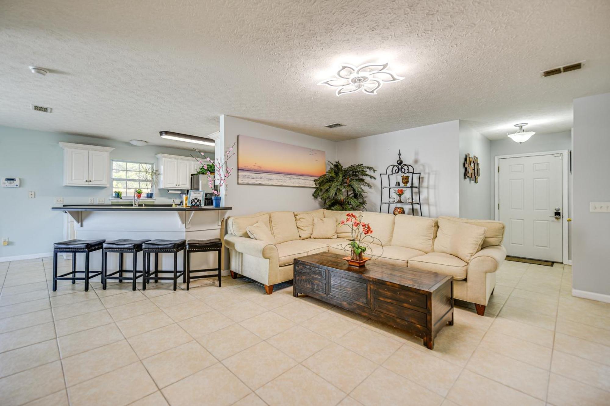 Pet-friendly Pcb With Hot Tub, Near Beaches! Holiday home *