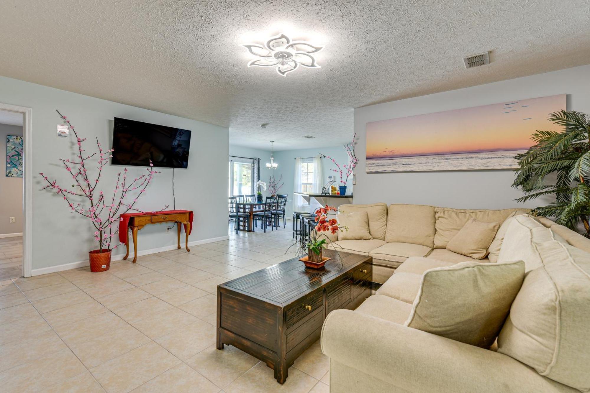 Pet-friendly Pcb With Hot Tub, Near Beaches! Holiday home *